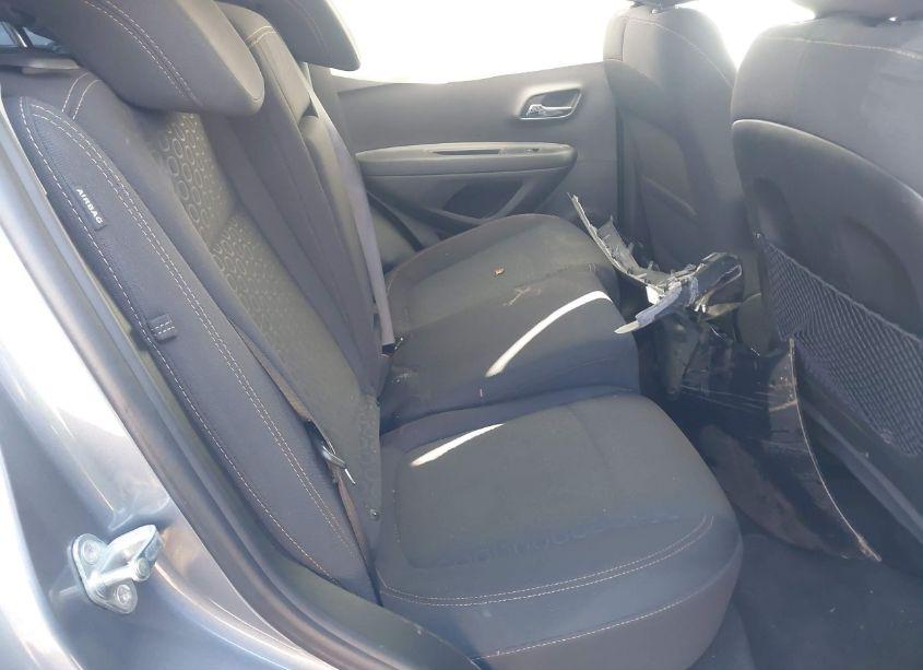 Photo 8 of 2020 Chevrolet Trax AWD LS (VIN 3GNCJNSB1LL324658)