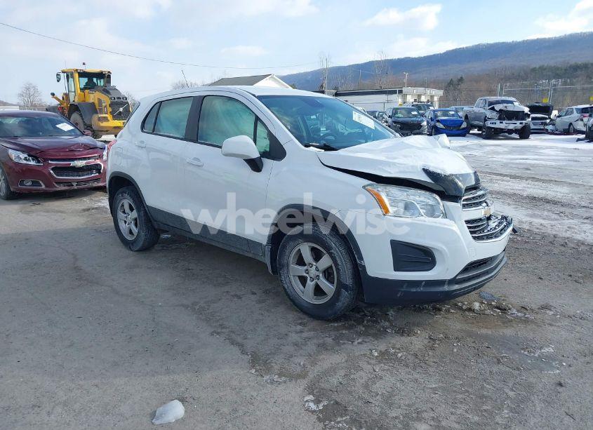 2016 Chevrolet Trax 1LS (VIN 3GNCJNSB2GL182925) main photo