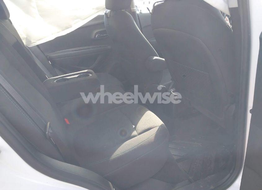 Photo 8 of 2016 Chevrolet Trax 1LS (VIN 3GNCJNSB2GL182925)