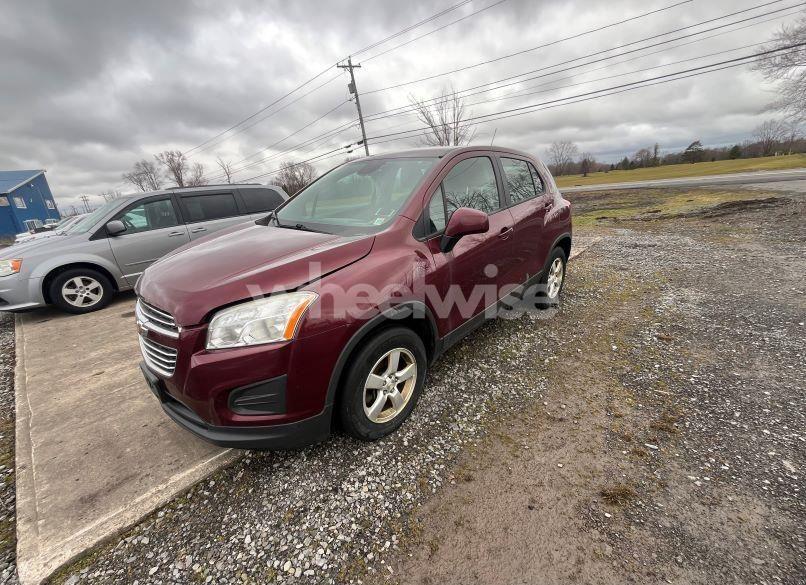 Photo 2 of 2016 Chevrolet Trax 1LS (VIN 3GNCJNSB2GL234697)