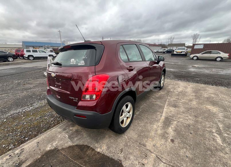 Photo 4 of 2016 Chevrolet Trax 1LS (VIN 3GNCJNSB2GL234697)