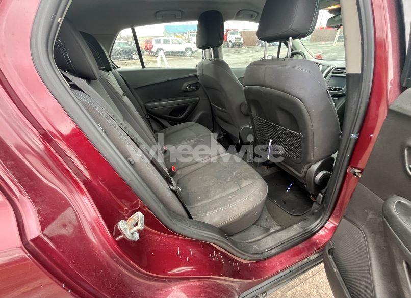 Photo 8 of 2016 Chevrolet Trax 1LS (VIN 3GNCJNSB2GL234697)