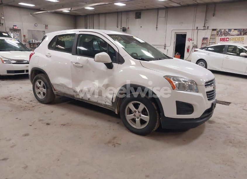 2016 Chevrolet Trax 1LS (VIN 3GNCJNSB2GL279607) main photo