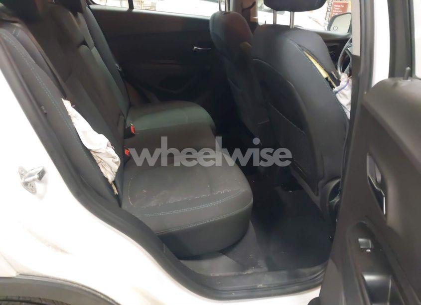 Photo 8 of 2016 Chevrolet Trax 1LS (VIN 3GNCJNSB2GL279607)