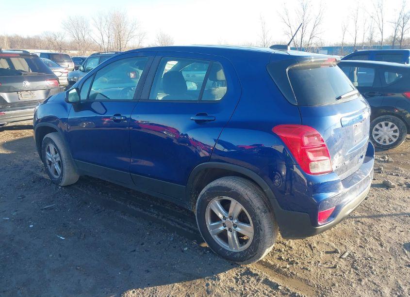Photo 3 of 2017 Chevrolet Trax LS (VIN 3GNCJNSB2HL185437)