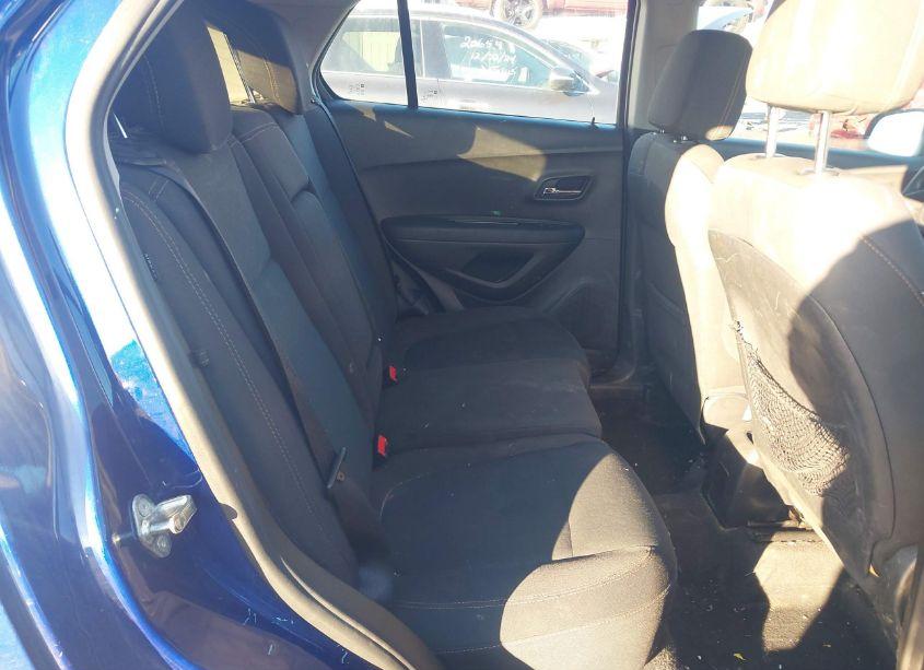 Photo 8 of 2017 Chevrolet Trax LS (VIN 3GNCJNSB2HL185437)