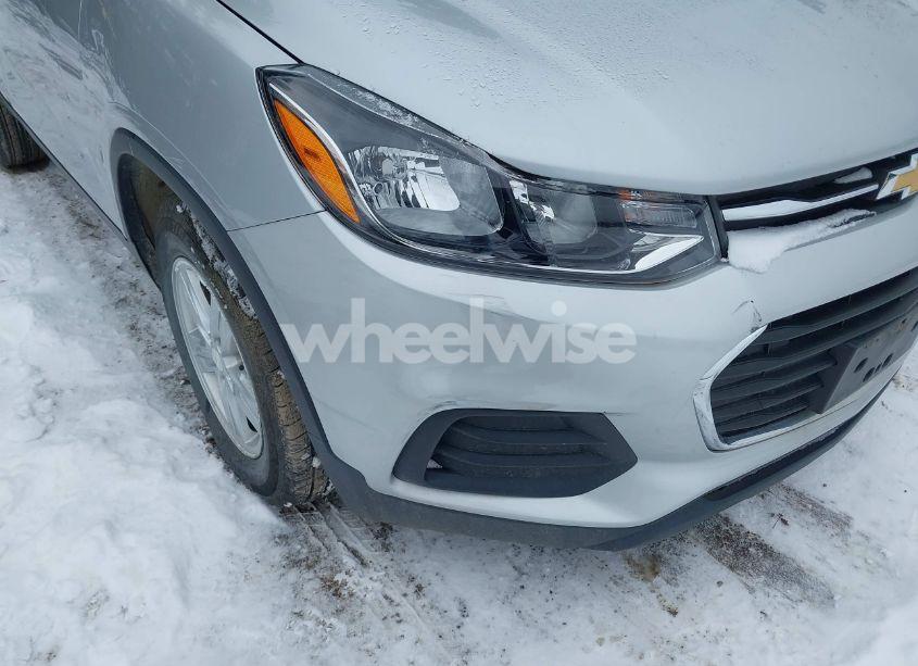 Photo 19 of 2018 Chevrolet Trax LS (VIN 3GNCJNSB2JL155294)