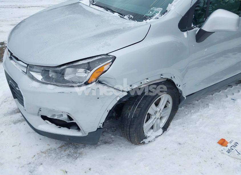 Photo 6 of 2018 Chevrolet Trax LS (VIN 3GNCJNSB2JL155294)