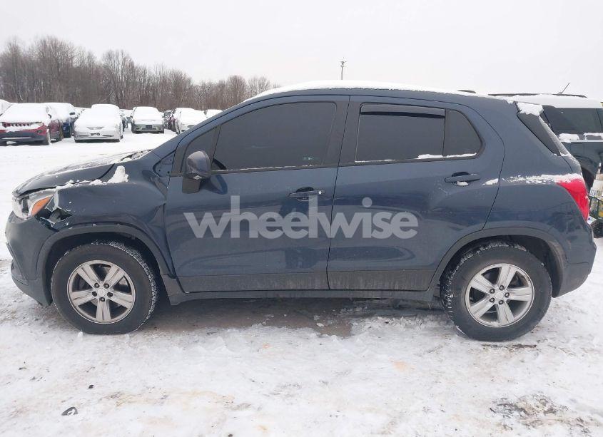 Photo 14 of 2018 Chevrolet Trax LS (VIN 3GNCJNSB2JL368178)