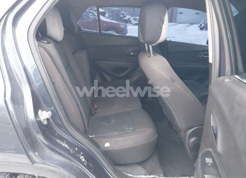 Photo 8 of 2018 Chevrolet Trax LS (VIN 3GNCJNSB2JL368178)