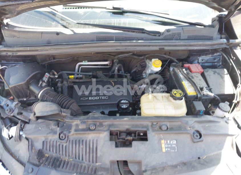 Photo 10 of 2019 Chevrolet Trax LS (VIN 3GNCJNSB2KL237382)