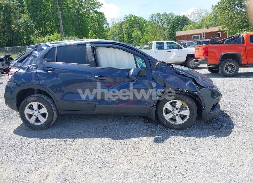 Photo 14 of 2019 Chevrolet Trax LS (VIN 3GNCJNSB2KL237382)