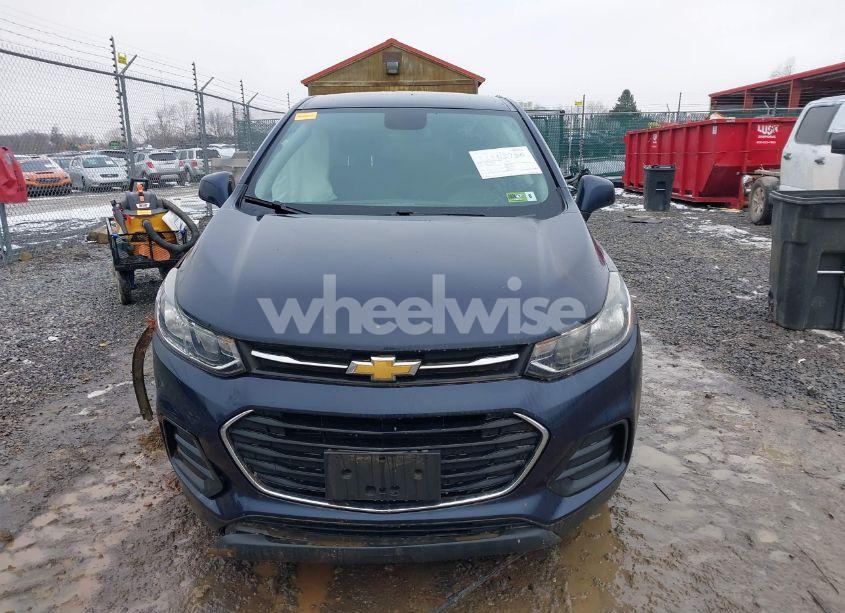 Photo 12 of 2019 Chevrolet Trax LS (VIN 3GNCJNSB2KL253856)