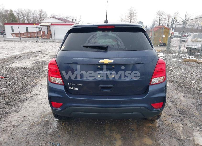 Photo 16 of 2019 Chevrolet Trax LS (VIN 3GNCJNSB2KL253856)
