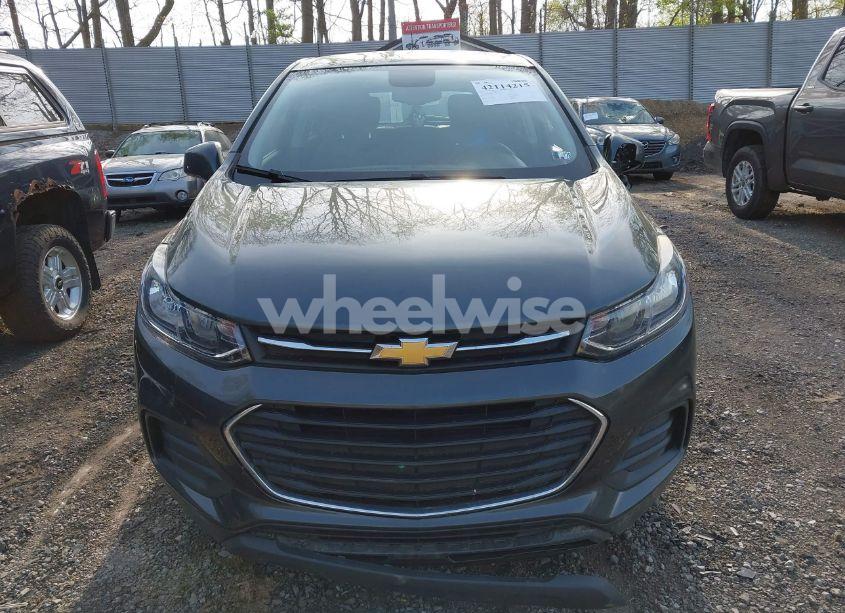 Photo 12 of 2019 Chevrolet Trax LS (VIN 3GNCJNSB2KL282967)