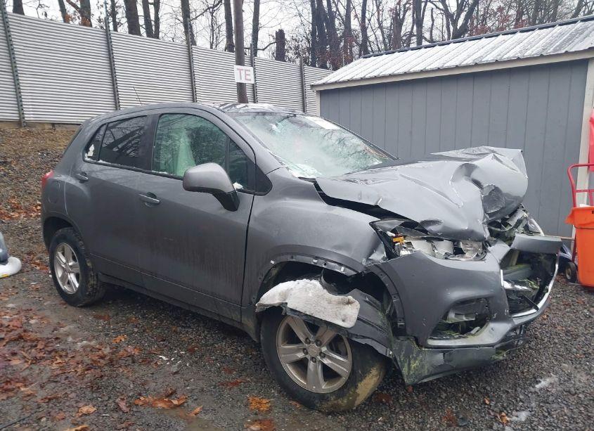 2020 Chevrolet Trax AWD LS (VIN 3GNCJNSB2LL268164) main photo