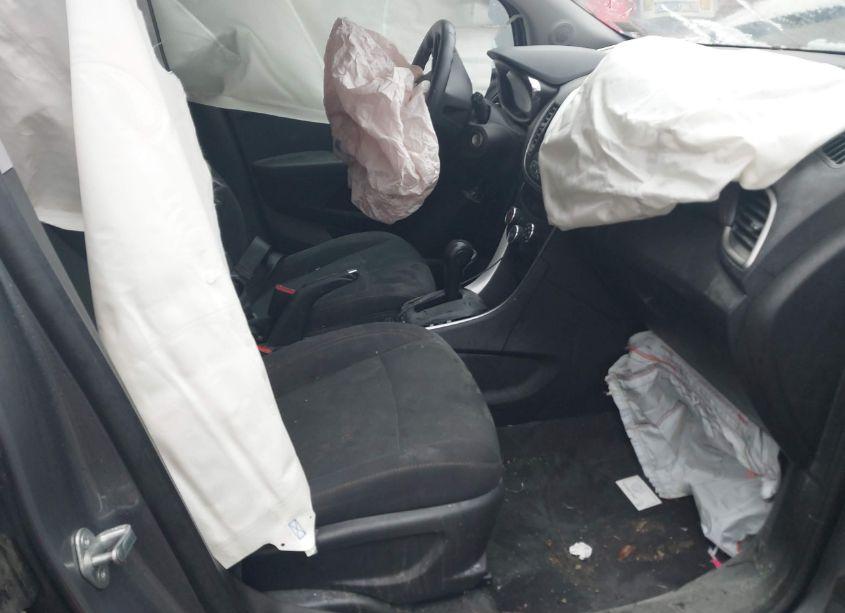 Photo 5 of 2020 Chevrolet Trax AWD LS (VIN 3GNCJNSB2LL268164)