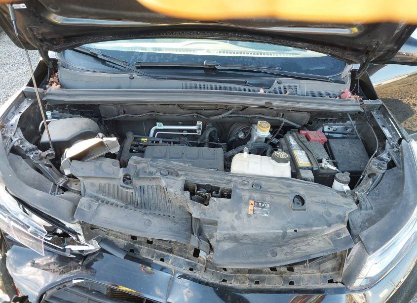 Photo 10 of 2020 Chevrolet Trax AWD LS (VIN 3GNCJNSB2LL322725)