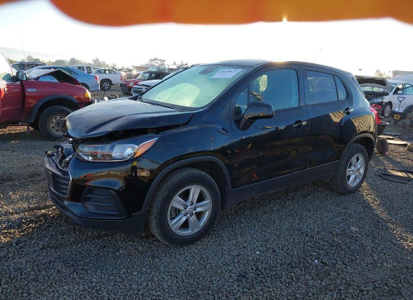 Photo 2 of 2020 Chevrolet Trax AWD LS (VIN 3GNCJNSB2LL322725)