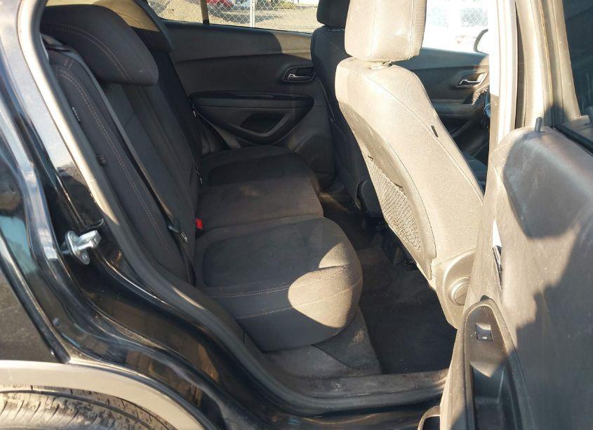 Photo 8 of 2020 Chevrolet Trax AWD LS (VIN 3GNCJNSB2LL322725)