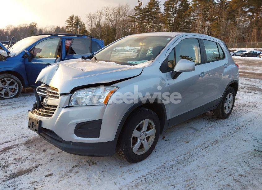 Photo 2 of 2016 Chevrolet Trax 1LS (VIN 3GNCJNSB3GL139324)