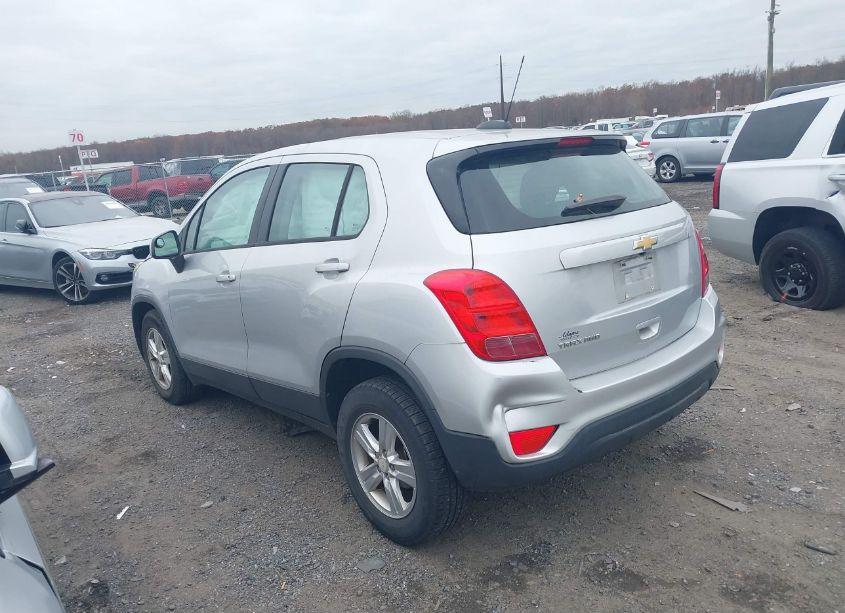 Photo 14 of 2017 Chevrolet Trax LS (VIN 3GNCJNSB3HL132021)