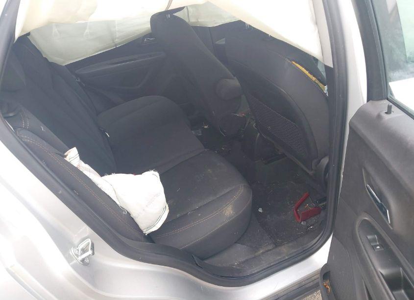 Photo 8 of 2017 Chevrolet Trax LS (VIN 3GNCJNSB3HL132021)