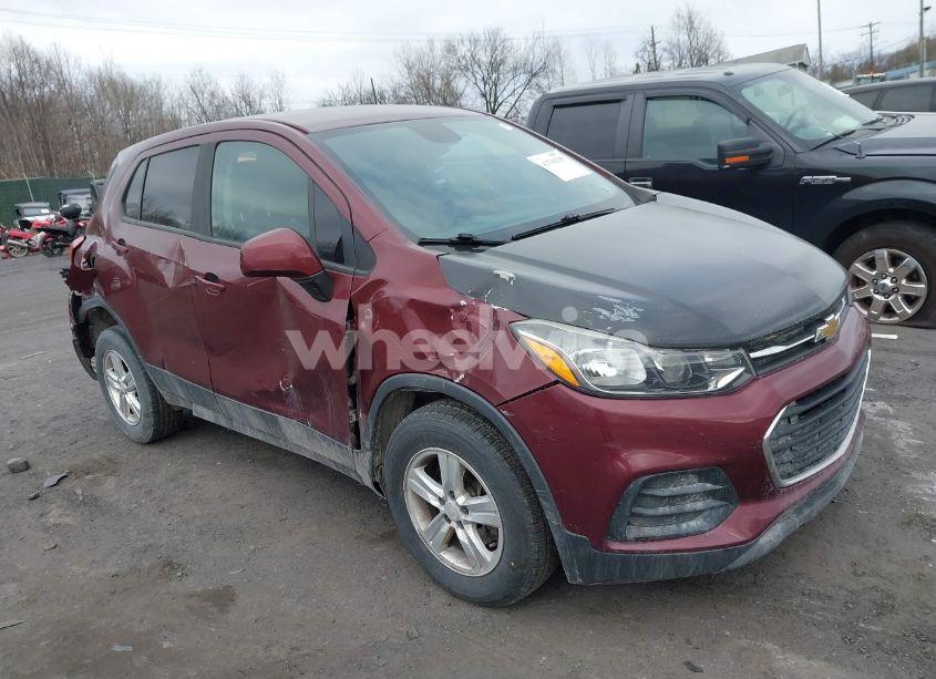 2017 Chevrolet Trax LS (VIN 3GNCJNSB3HL170235) main photo