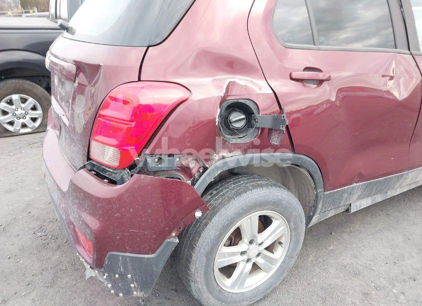 Photo 6 of 2017 Chevrolet Trax LS (VIN 3GNCJNSB3HL170235)