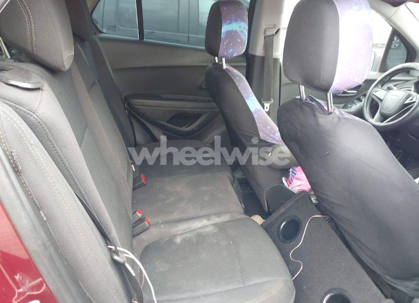 Photo 8 of 2017 Chevrolet Trax LS (VIN 3GNCJNSB3HL170235)