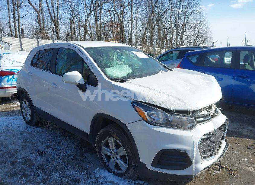 2017 Chevrolet Trax LS (VIN 3GNCJNSB3HL286437) main photo