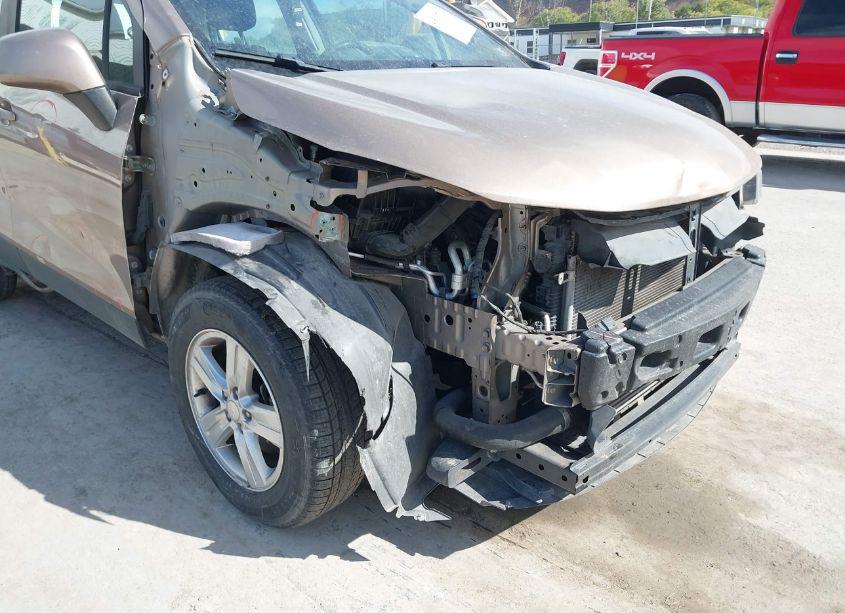 Photo 20 of 2018 Chevrolet Trax LS (VIN 3GNCJNSB3JL301668)