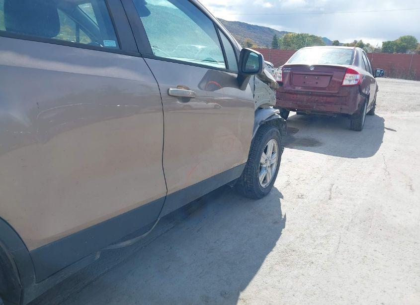 Photo 21 of 2018 Chevrolet Trax LS (VIN 3GNCJNSB3JL301668)