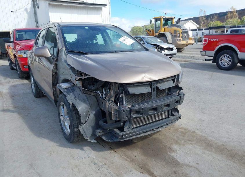 Photo 6 of 2018 Chevrolet Trax LS (VIN 3GNCJNSB3JL301668)