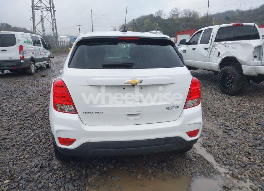 Photo 17 of 2019 Chevrolet Trax LS (VIN 3GNCJNSB3KL216010)