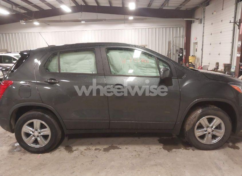 Photo 13 of 2019 Chevrolet Trax LS (VIN 3GNCJNSB3KL367347)