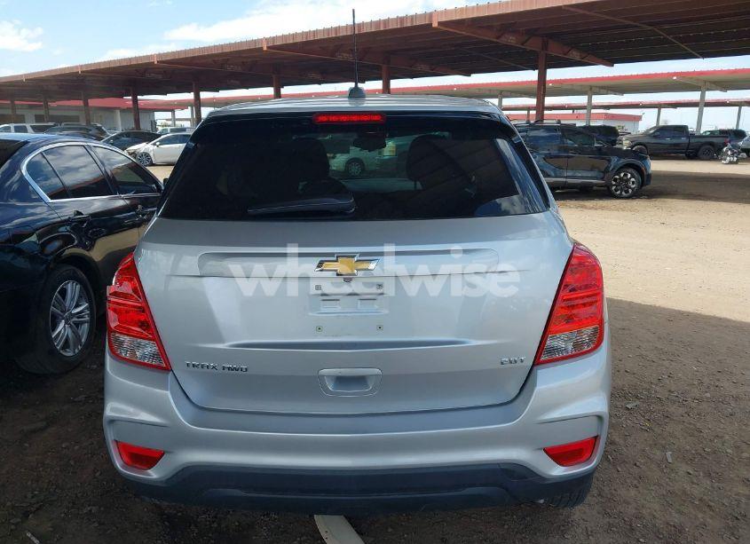 Photo 16 of 2020 Chevrolet Trax AWD LS (VIN 3GNCJNSB3LL109850)
