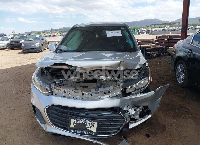 Photo 6 of 2020 Chevrolet Trax AWD LS (VIN 3GNCJNSB3LL109850)