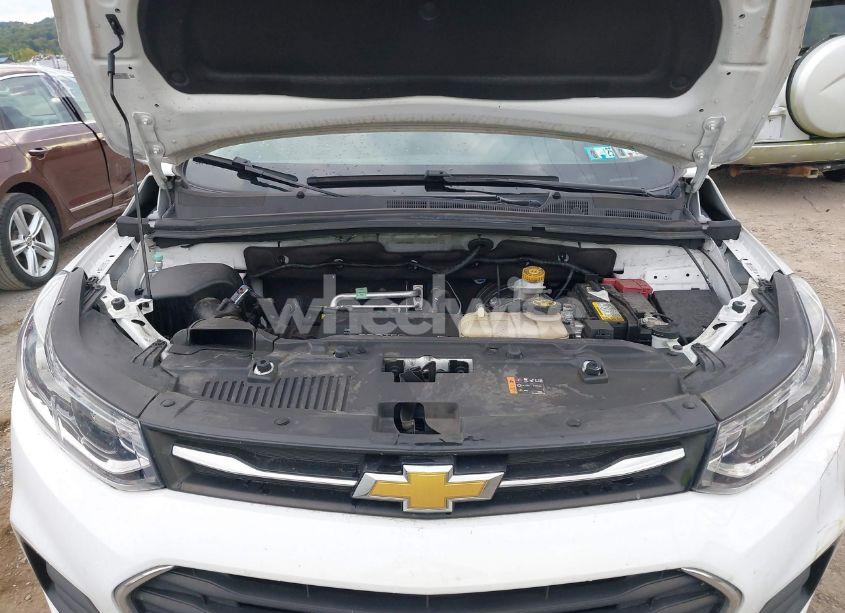 Photo 10 of 2020 Chevrolet Trax AWD LS (VIN 3GNCJNSB3LL160247)