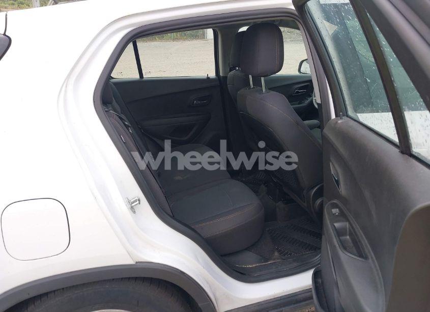 Photo 8 of 2020 Chevrolet Trax AWD LS (VIN 3GNCJNSB3LL160247)