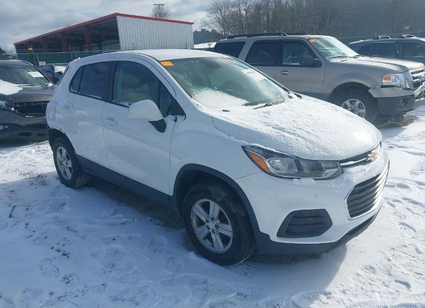 2020 Chevrolet Trax AWD LS (VIN 3GNCJNSB3LL224612) main photo