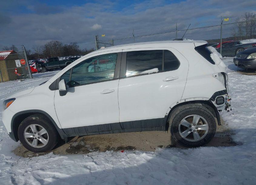 Photo 15 of 2020 Chevrolet Trax AWD LS (VIN 3GNCJNSB3LL224612)