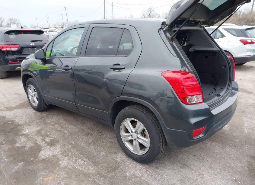 Photo 3 of 2020 Chevrolet Trax AWD LS (VIN 3GNCJNSB3LL259408)