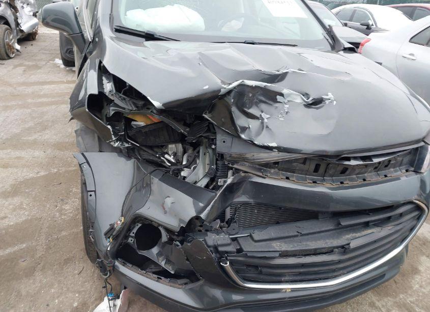 Photo 6 of 2020 Chevrolet Trax AWD LS (VIN 3GNCJNSB3LL259408)