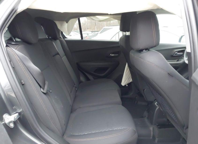 Photo 8 of 2020 Chevrolet Trax AWD LS (VIN 3GNCJNSB3LL259408)