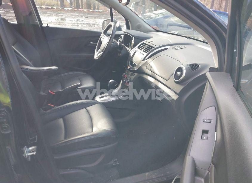 Photo 5 of 2015 Chevrolet Trax LTZ (VIN 3GNCJNSB4FL248812)