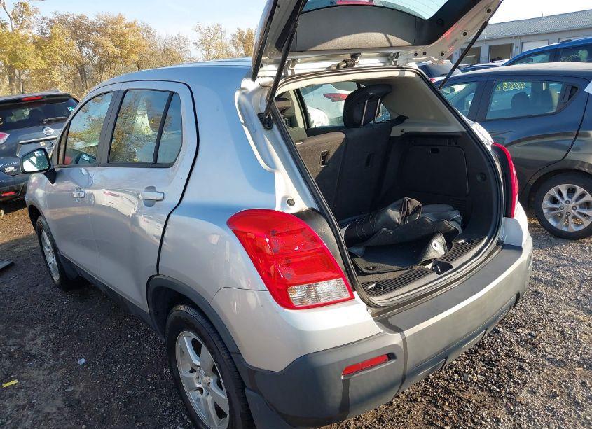 Photo 3 of 2016 Chevrolet Trax 1LS (VIN 3GNCJNSB4GL184224)