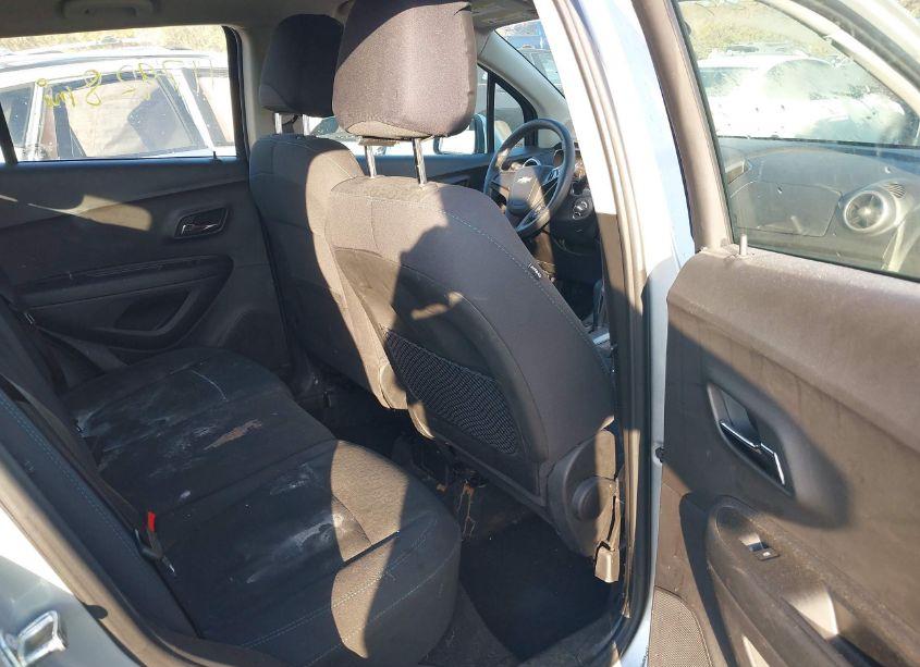 Photo 8 of 2016 Chevrolet Trax 1LS (VIN 3GNCJNSB4GL184224)