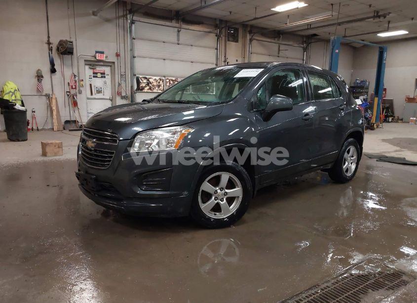 Photo 2 of 2016 Chevrolet Trax 1LS (VIN 3GNCJNSB4GL245295)