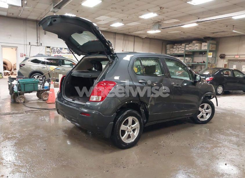 Photo 4 of 2016 Chevrolet Trax 1LS (VIN 3GNCJNSB4GL245295)